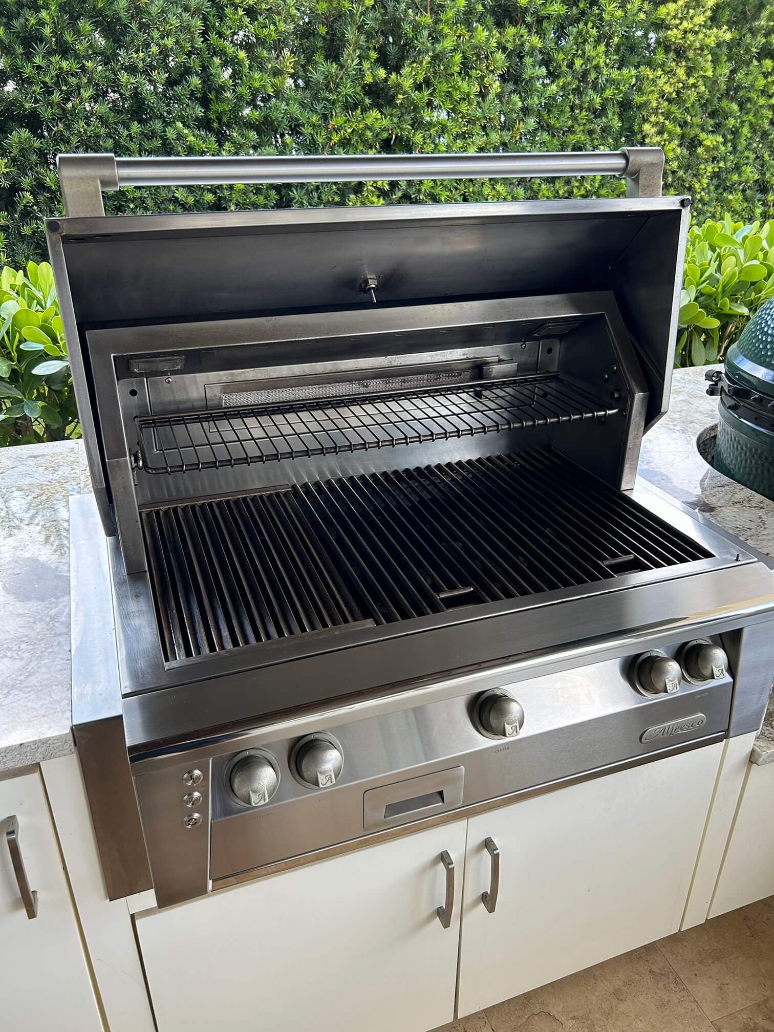 Professional grill detailing